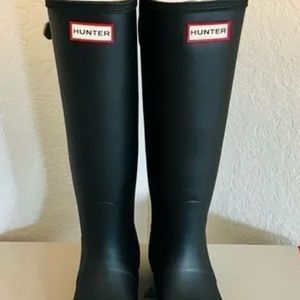 HUNTER MATTE BLACK RAIN ☔️ BOOTS - Tall Size 7